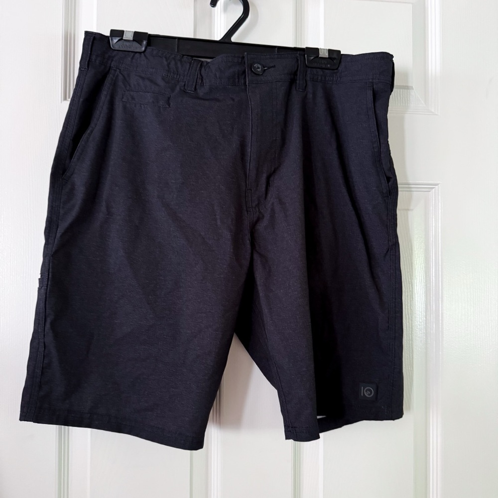 TenTree Men's Black Cargo Shorts Size 33 Sustainable Waist 17